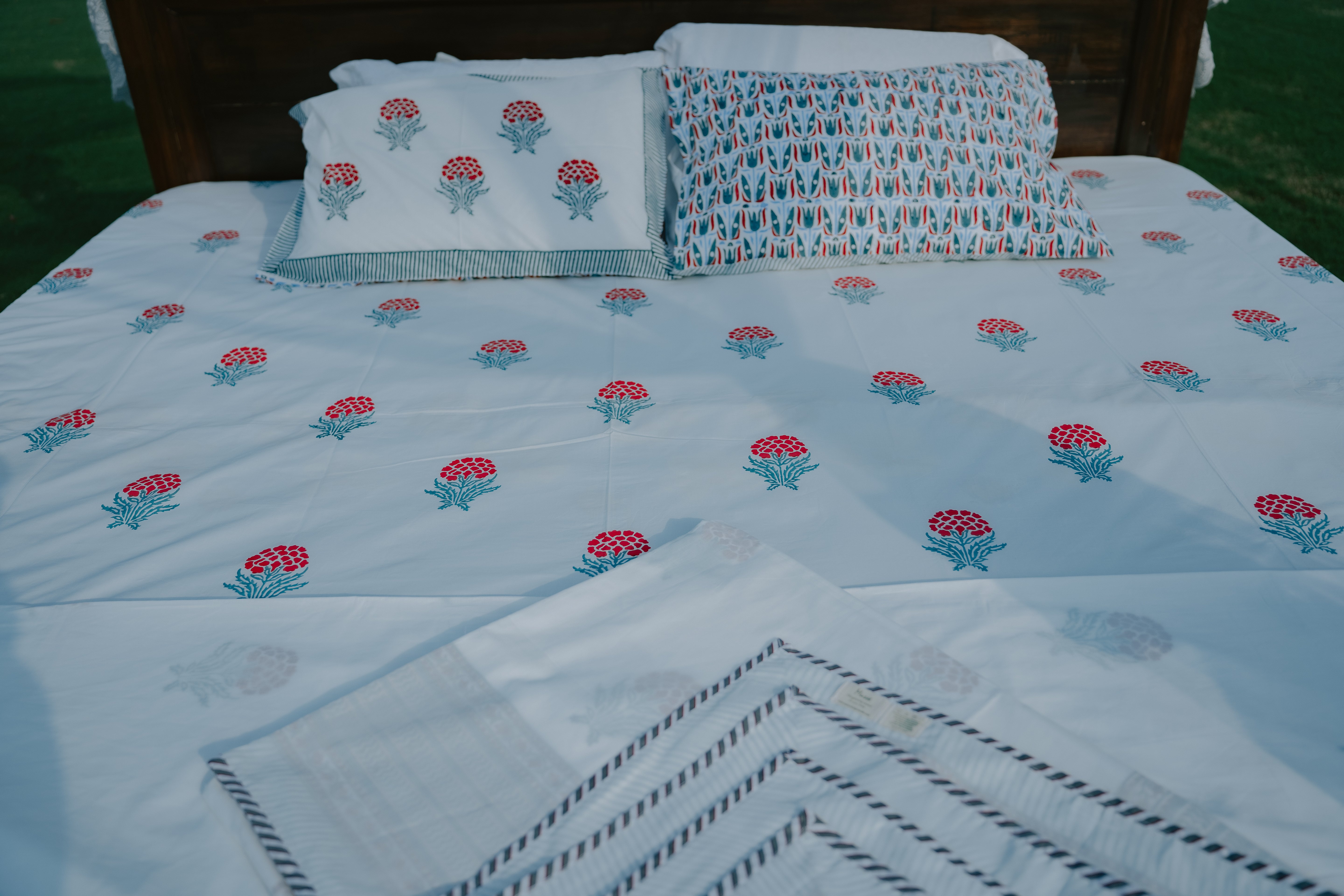 Tulip Tango Organic Cotton Bedsheet