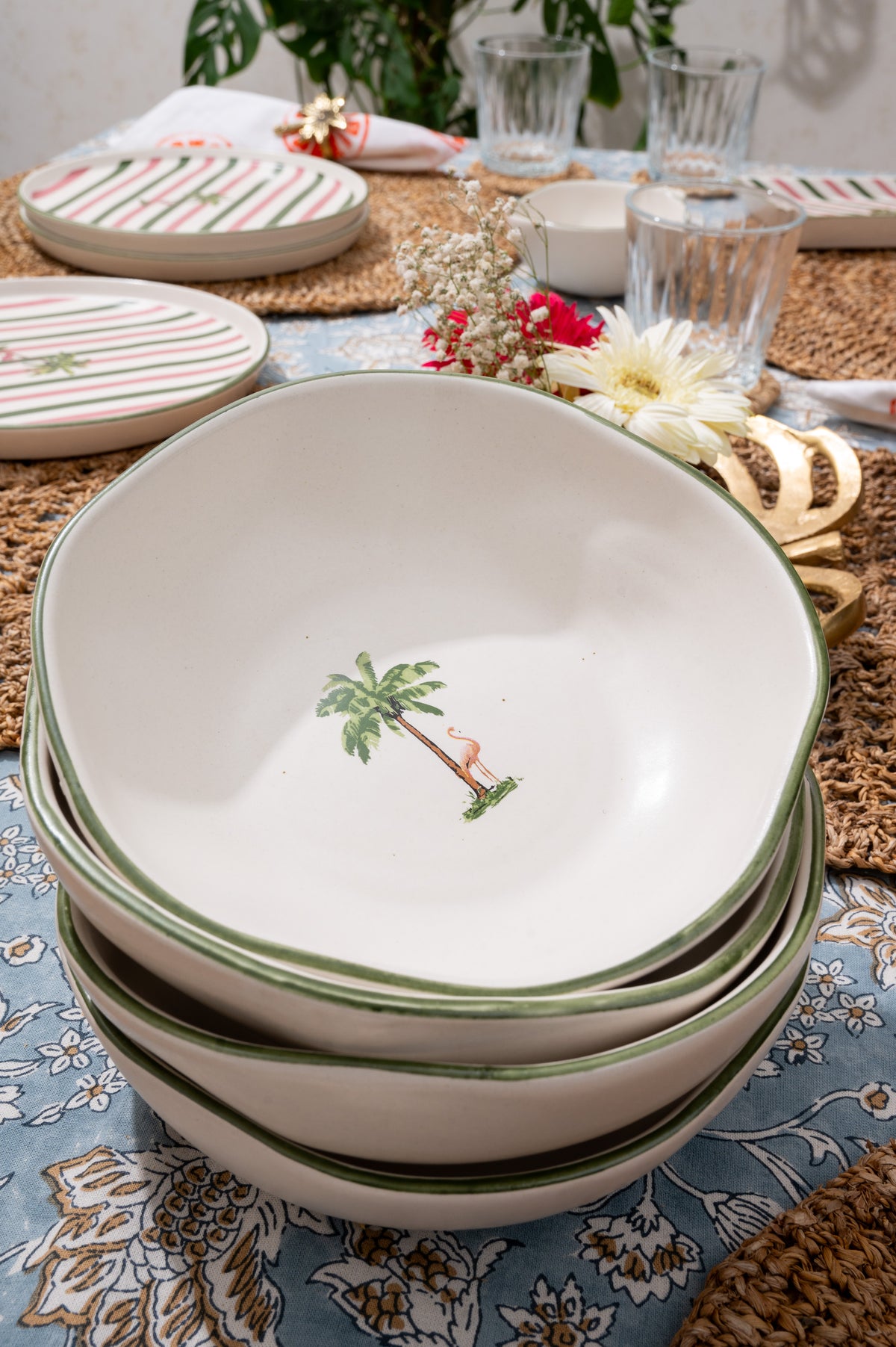 Palm oasis bowl