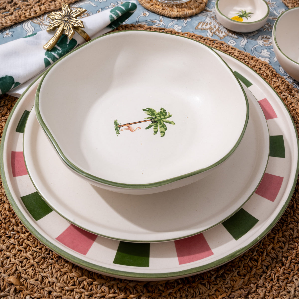 Palm oasis bowl