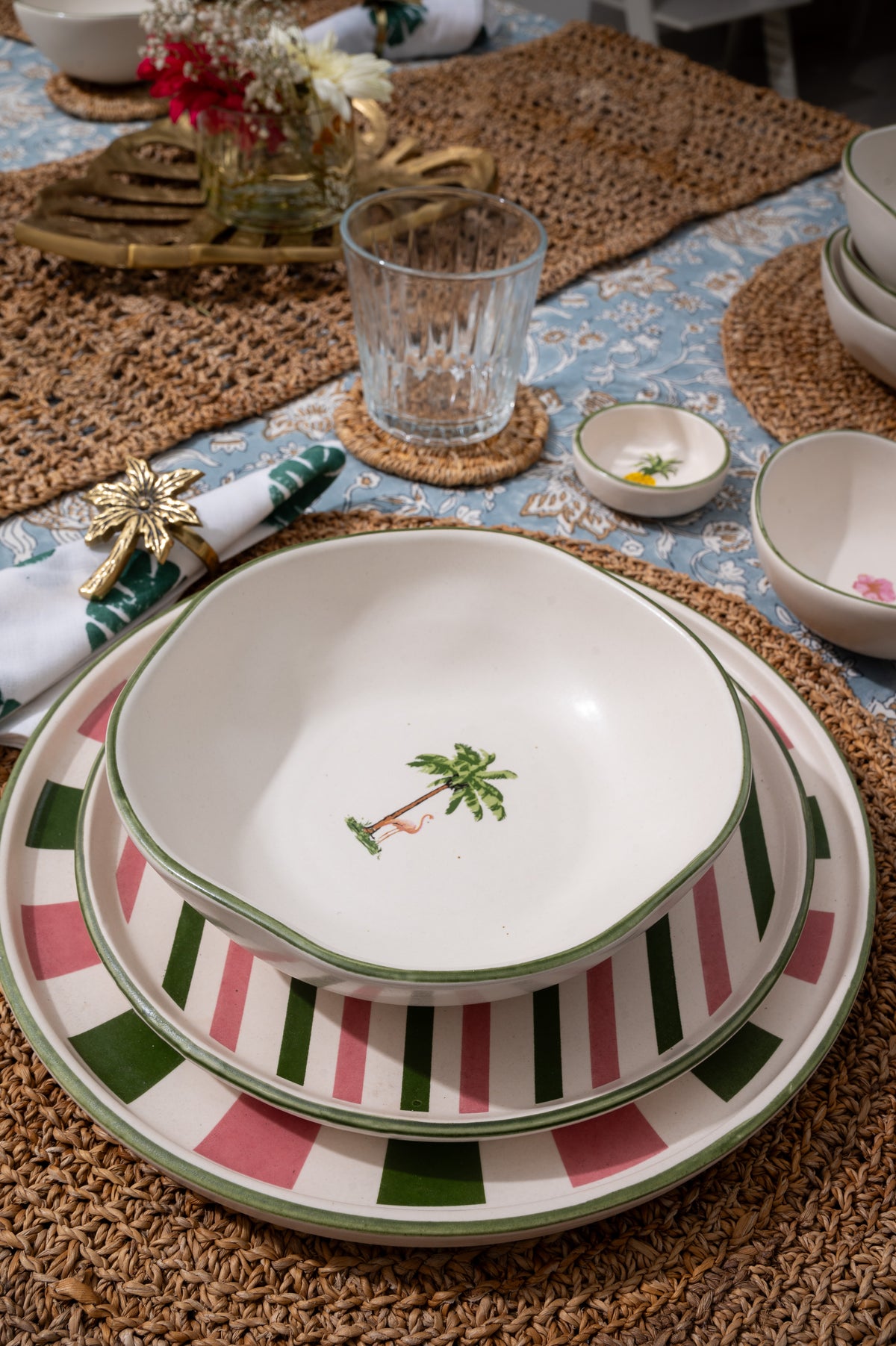 Palm oasis bowl